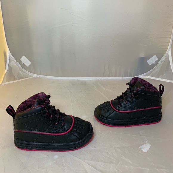 Nike ACG boots - Picture 1 of 6